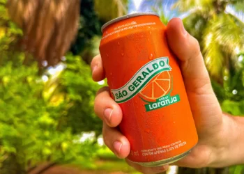 São Geraldo volta a produzir refrigerante de laranja e relança produto no mercado
