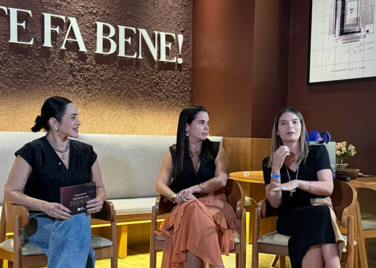 Dra. Helena Carvalho Compartilha Trajetória de Sucesso em Talk na CDL Jovem