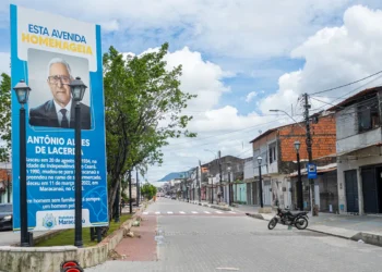 Prefeitura inaugura Nova Av. Antônio Alves de Lacerda (antiga Av. IX) no Jereissati com shows de Zé Cantor e Lagosta Bronzeada