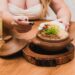Gastronomia autoral da Ahau Beach eleva experiência nas areias da Praia do Futuro
