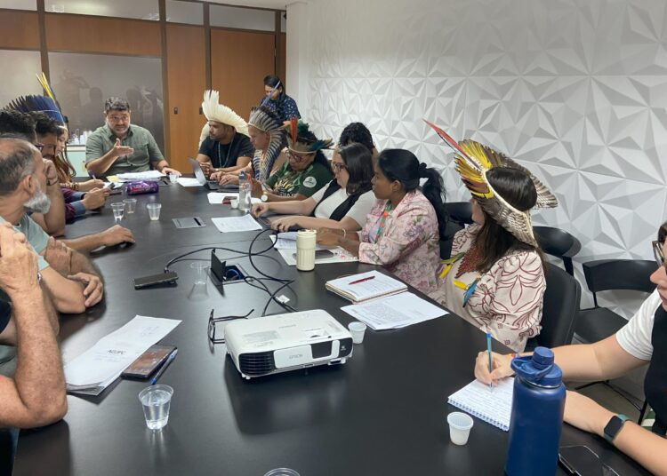Prefeitura participa de reunião estratégica para discutir regularização fundiária da Aldeia Anauá