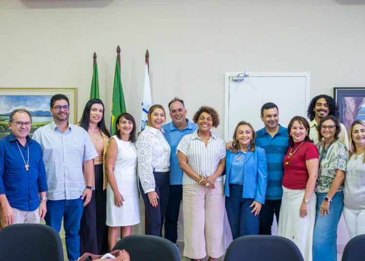 Prefeitura recebe representantes do Governo do Estado para tratar de agenda racial no município