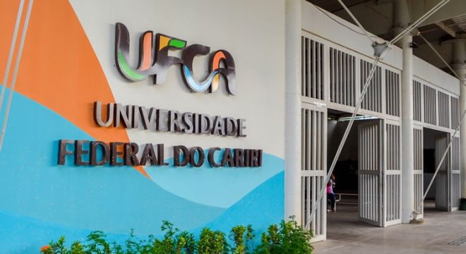 Polo UAB Maracanaú e UFCA lançam processo seletivo para a pós-graduação em Educação Bilíngue de Surdos na modalidade a distância