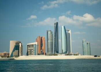 Abu Dhabi vale a pena? Descubra se a viagem é realmente para você