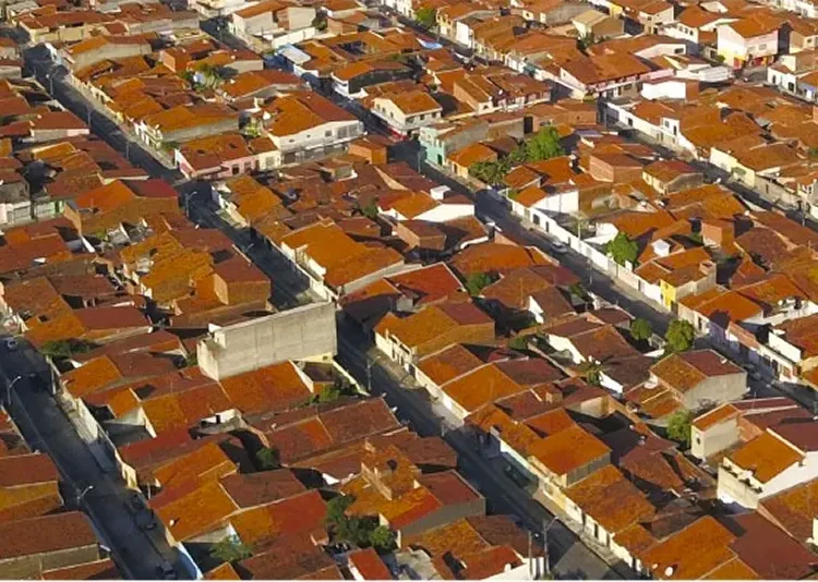Prefeitura entrega títulos de imóveis a famílias do Riacho Salgadinho