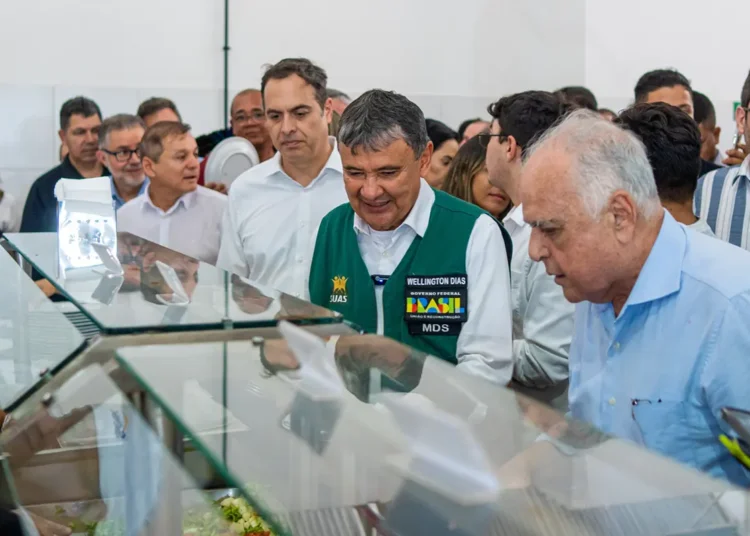 Ministro Wellington Dias visita Maracanaú e destaca políticas públicas de combate à fome, cidadania e inclusão social
