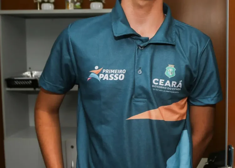 Maracanaú realiza cerimônia de certificação do Programa Primeiro Passo com jovens participantes