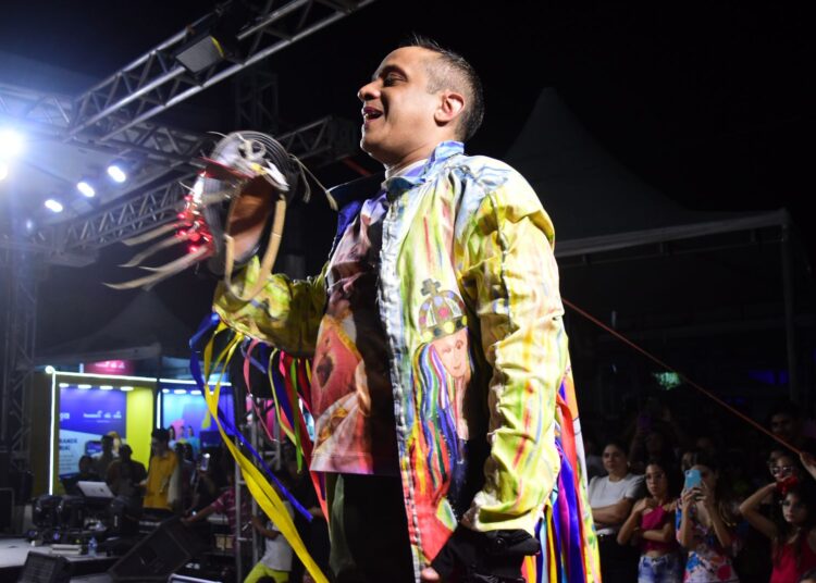 LUCIANO LOPES É CAMPEÃO EM SÃO PAULO: Ator cearense venceu o 6º Festival de Cenas Cômicas no Espaço Parlapatões