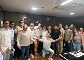 Riso em pauta: Humoristas cearenses avançam diálogo com o Governo do Estado