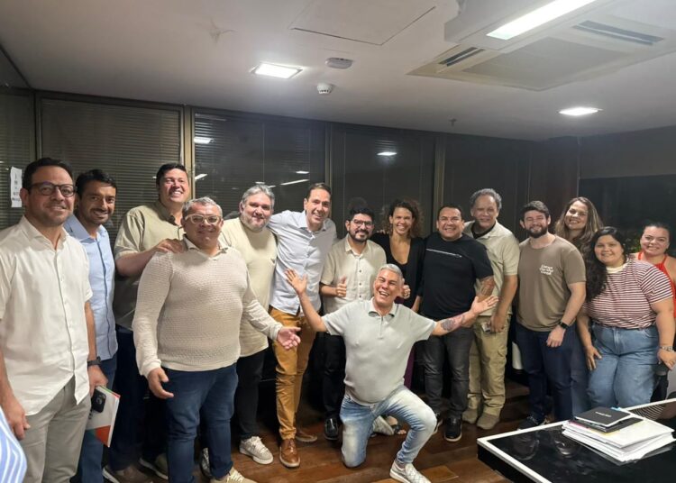 Riso em pauta: Humoristas cearenses avançam diálogo com o Governo do Estado
