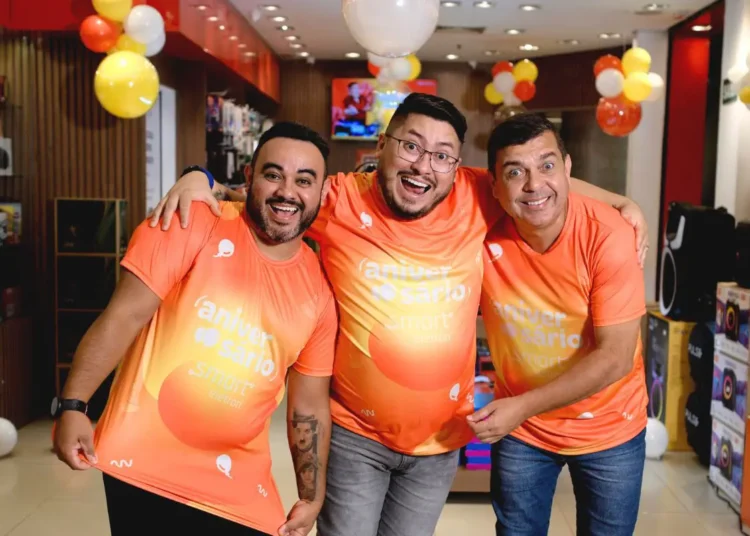 Smart Eletron comemora 13 anos com humoristas cearenses, ofertas imperdíveis e sorteios exclusivos