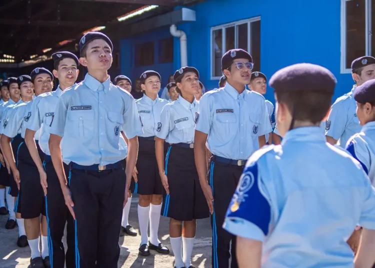 No momento, você está visualizando Maracanaú instituirá a 11ª Escola Cívico-Militar na Pajuçara e assina ordem de serviço para climatização das salas de aula