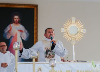Festa dos Arcanjos com padre Antônio Furtado terá show de Naldo José