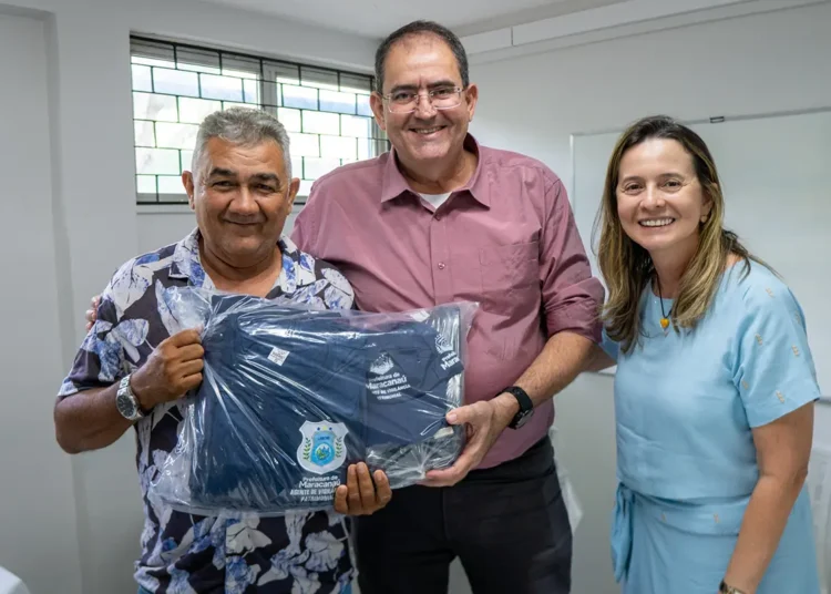 No momento, você está visualizando Gestão Municipal entregou novos uniformes aos vigilantes patrimoniais