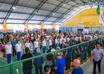 No momento, você está visualizando Maracanaú institui 11ª Escola Cívico-Militar Maria Pereira da Silva e amplia investimentos em climatização das salas de aula