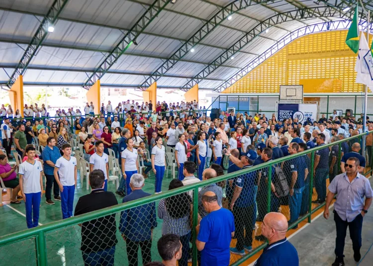 No momento, você está visualizando Maracanaú institui 11ª Escola Cívico-Militar Maria Pereira da Silva e amplia investimentos em climatização das salas de aula