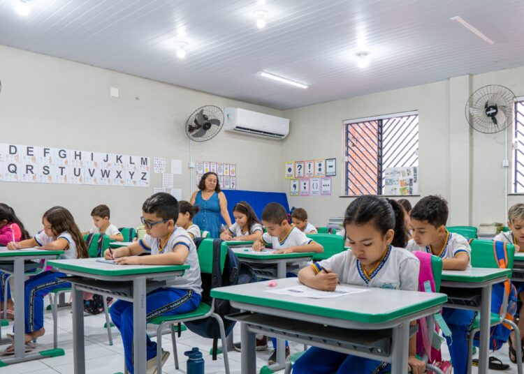 No momento, você está visualizando Prefeitura entrega anexo da Escola Rodolfo Teófilo, na Pajuçara