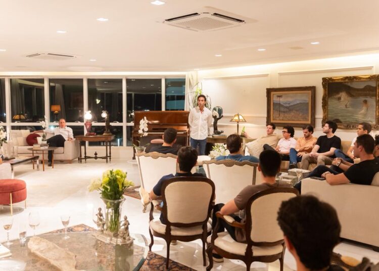 Gabriel Soárez reúne amigos e empresários para mais uma edição do projeto “Casa 7”