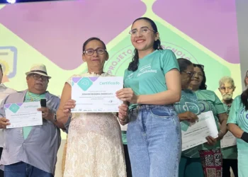 Chá Tecnológico e Social certifica 448 alunos em Maracanaú