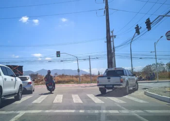 No momento, você está visualizando Motoristas e pedestres podem informar defeitos em semáforos de Maracanaú
