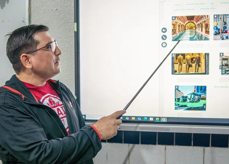 No momento, você está visualizando Prefeitura divulga edital para professores de Inglês e Espanhol para atuarem no Centro de Línguas de Maracanaú