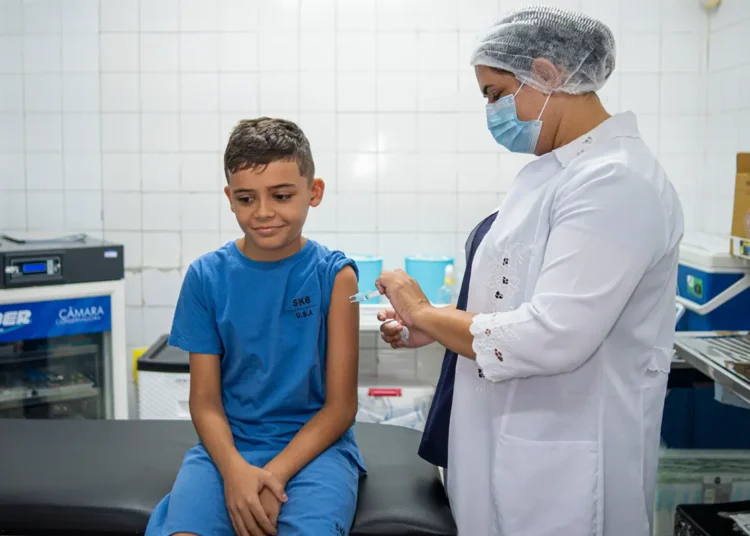 No momento, você está visualizando Maracanaú realiza campanha de vacinação contra dengue para adolescentes em todos os postos de saúde