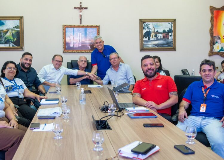 No momento, você está visualizando Prefeitura de Maracanaú avança em parceria para realização de curso de Pintor Imobiliário