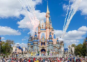 Carnaval 2026 impulsiona viagens internacionais e consolida Orlando como principal destino fora do Brasil