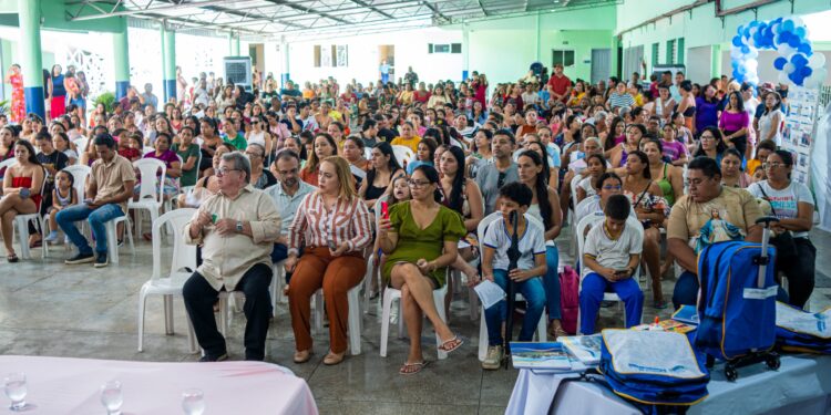 No momento, você está visualizando Prefeitura de Maracanaú inaugura novo prédio da Escola Municipal Luís Carlos Prestes e entrega kits de material escolar
