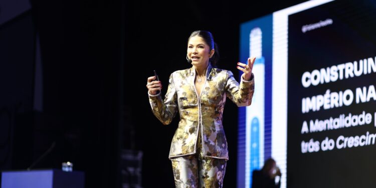 Tatianne Teófilo, CEO do Grupo Avance, palestra no maior congresso de estética e saúde da América Latina