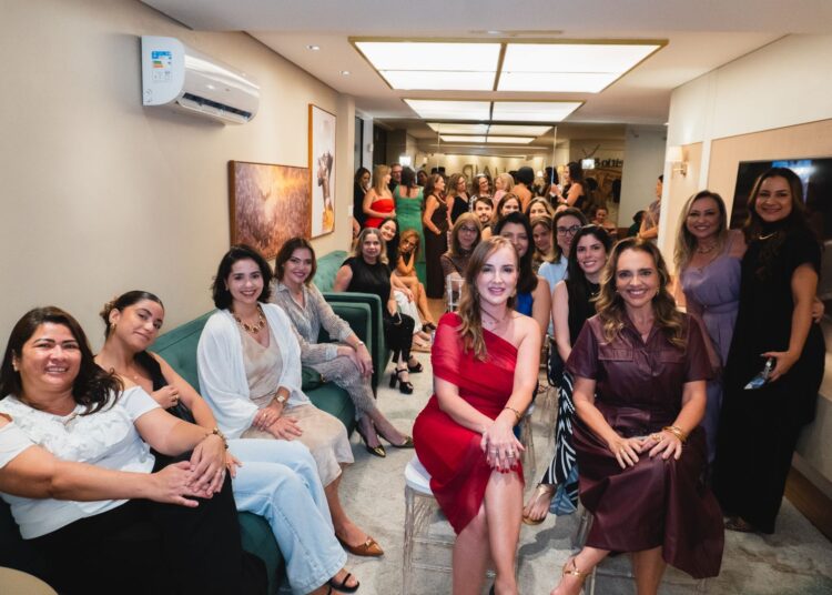 Dra. Kaline Ferraz reúne convidadas em noite de autocuidado e celebração ao Dia das Mães