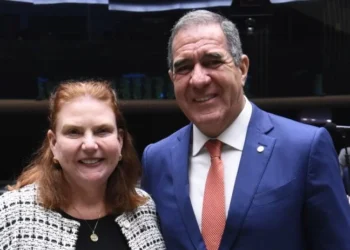 Fernanda Pessoa relata projeto que cria a Comenda Padre Cícero de Desenvolvimento Regional