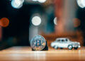 Como usar criptomoedas no dia a dia: de reservas de viagem a transferências para quem você ama