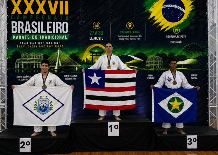 No momento, você está visualizando Erik Marlon conquista duas medalhas no Brasileiro de Karatê-Dô e mira novo desafio mundial no Egito