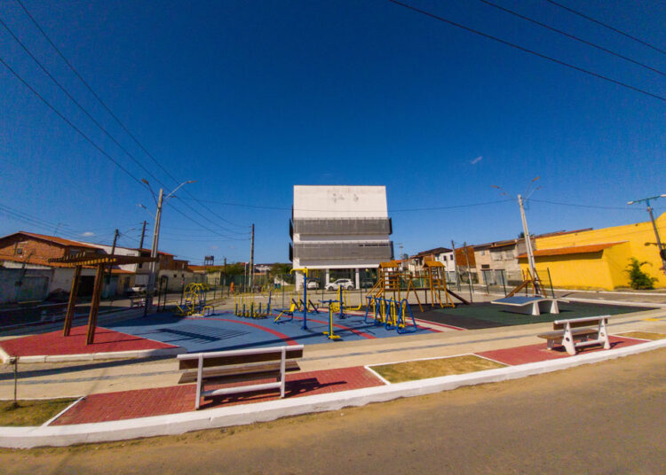No momento, você está visualizando Prefeitura entrega nova Praça do bairro Santa Maria, área de lazer integrada ao futuro Centro de Artes e Esportes Unificados – CEU de Maracanaú