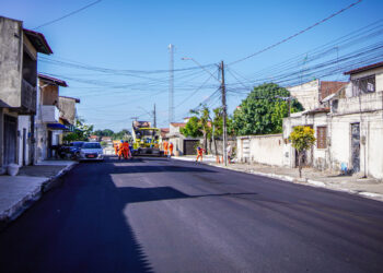 No momento, você está visualizando Programa Asfalto Novo chega ao Conjunto Industrial e já contabiliza 180 mil m² de asfalto aplicados, beneficiando 62 ruas e avenidas de cinco bairros