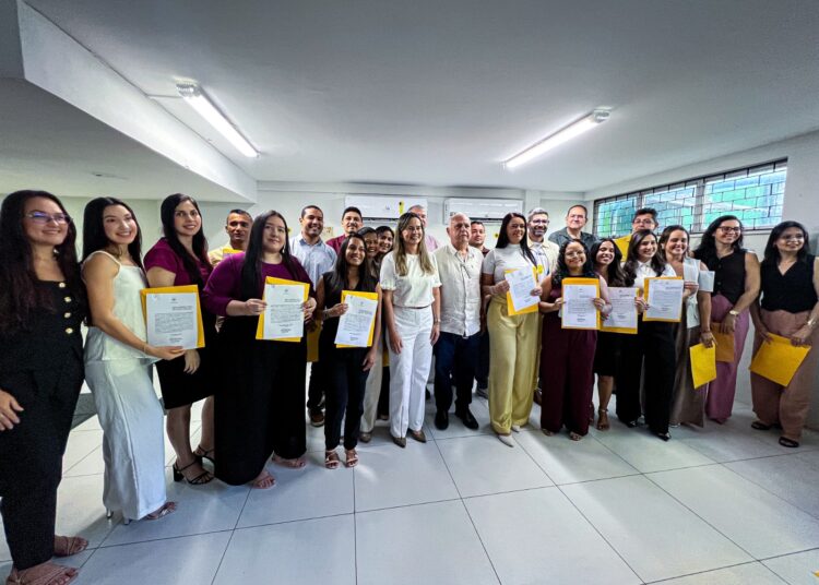 No momento, você está visualizando Prefeitura de Maracanaú empossa 19 novos servidores aprovados em concursos e processo seletivo
