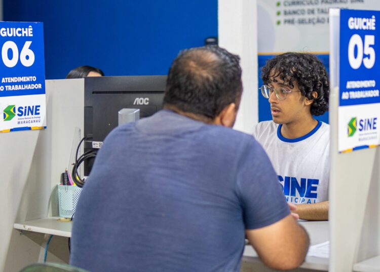 SINE Municipal disponibiliza 330 vagas de emprego em Maracanaú