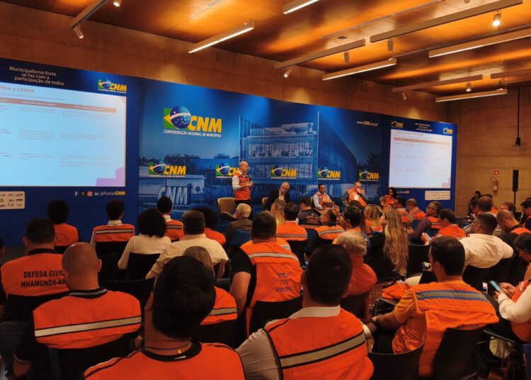 Defesa Civil de Maracanaú participa de encontro nacional para fortalecer ações de prevenção e resposta a desastres